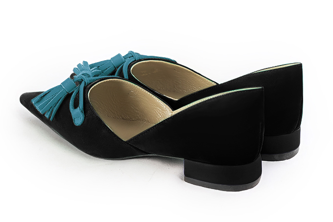 Matt black and peacock blue women's dress pumps, with a knot on the front. Pointed toe. Flat block heels. Rear view - Florence KOOIJMAN